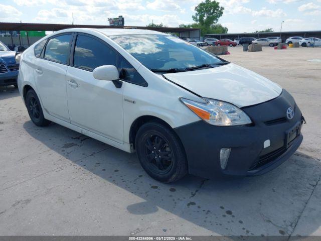  Salvage Toyota Prius