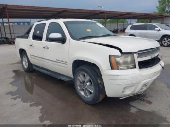  Salvage Chevrolet Avalanche 1500