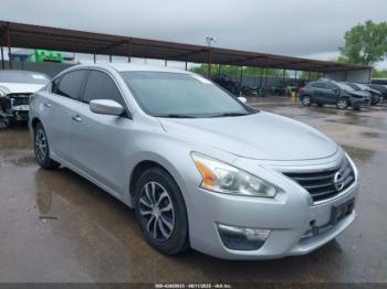  Salvage Nissan Altima