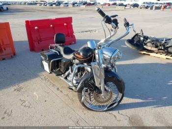  Salvage Harley-Davidson Flhr
