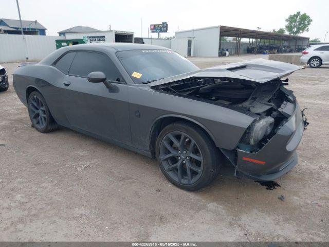  Salvage Dodge Challenger