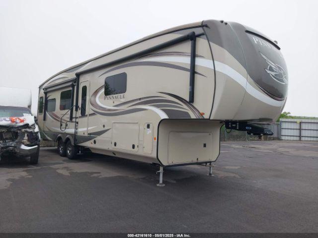  Salvage Jayco Pinnacle