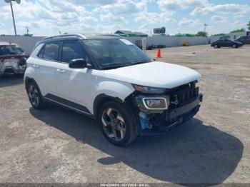  Salvage Hyundai VENUE