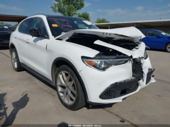  Salvage Alfa Romeo Stelvio