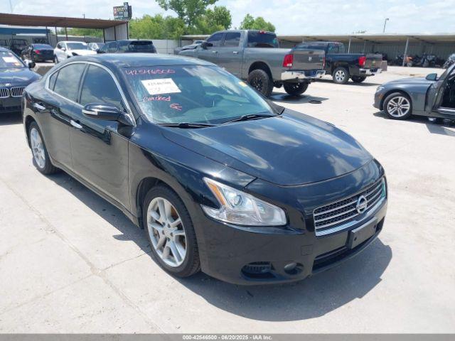  Salvage Nissan Maxima