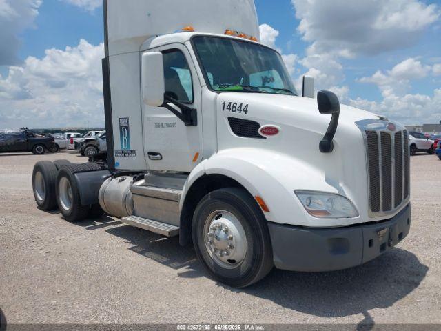  Salvage Peterbilt 579