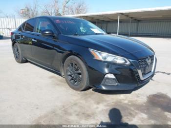  Salvage Nissan Altima