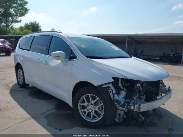  Salvage Chrysler Pacifica