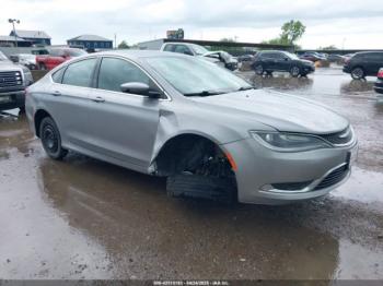  Salvage Chrysler 200
