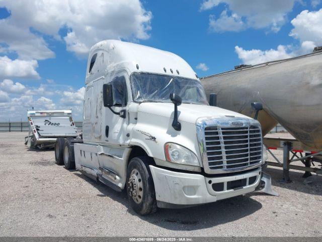  Salvage Freightliner Cascadia 125