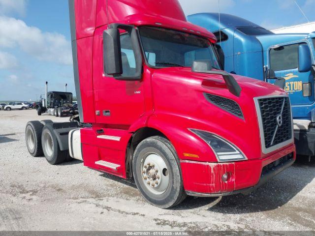  Salvage Volvo Vnr