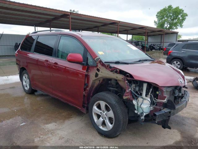  Salvage Toyota Sienna