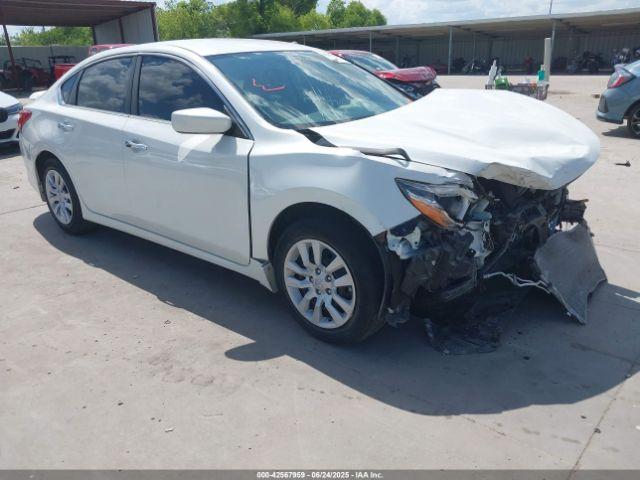 Salvage Nissan Altima