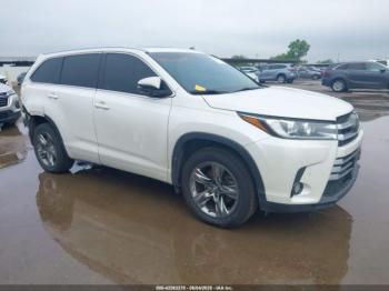  Salvage Toyota Highlander