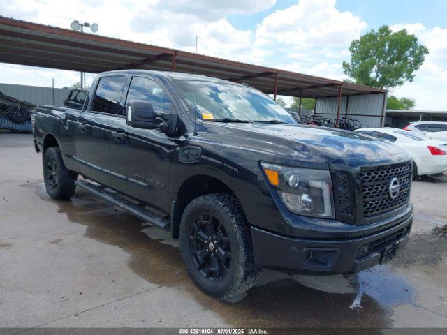  Salvage Nissan Titan