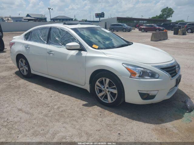  Salvage Nissan Altima