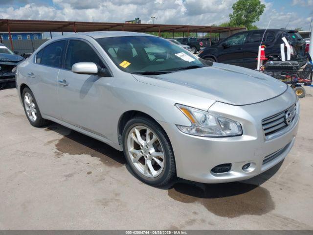  Salvage Nissan Maxima