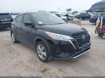 Salvage Nissan Kicks