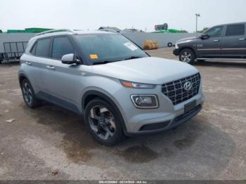  Salvage Hyundai VENUE