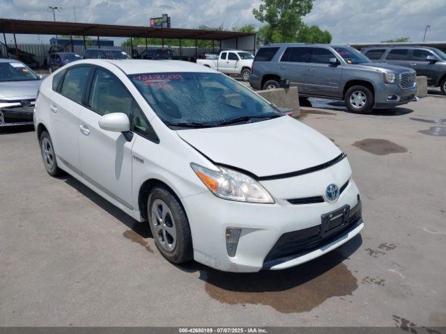  Salvage Toyota Prius