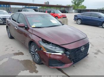  Salvage Nissan Altima