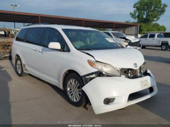  Salvage Toyota Sienna