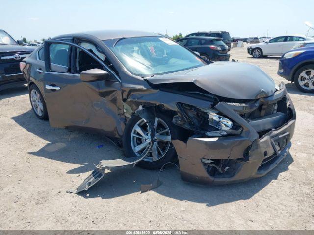  Salvage Nissan Altima