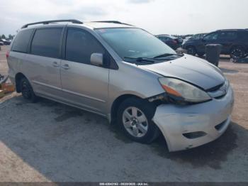  Salvage Toyota Sienna