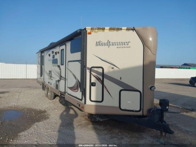  Salvage Rockwood Windjammer
