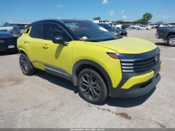  Salvage Nissan Kicks