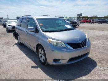  Salvage Toyota Sienna