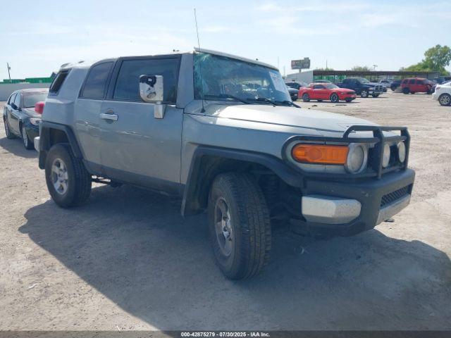  Salvage Toyota FJ Cruiser