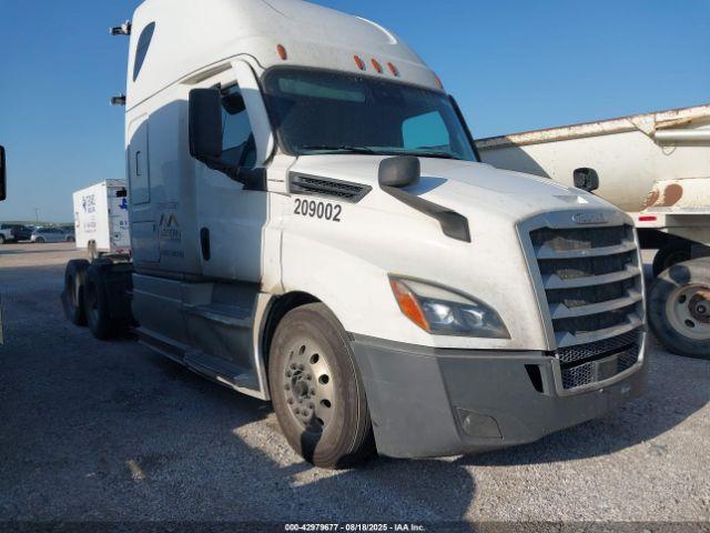  Salvage Freightliner New Cascadia 126