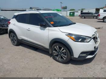  Salvage Nissan Kicks