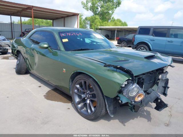  Salvage Dodge Challenger