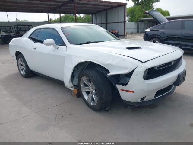  Salvage Dodge Challenger