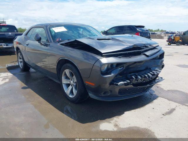  Salvage Dodge Challenger