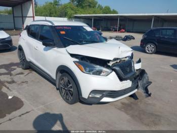  Salvage Nissan Kicks