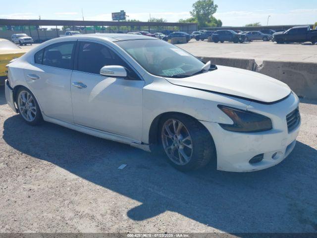  Salvage Nissan Maxima