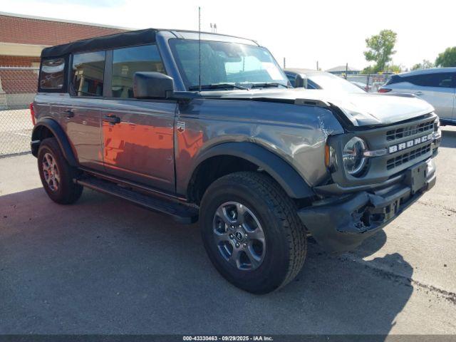  Salvage Ford Bronco