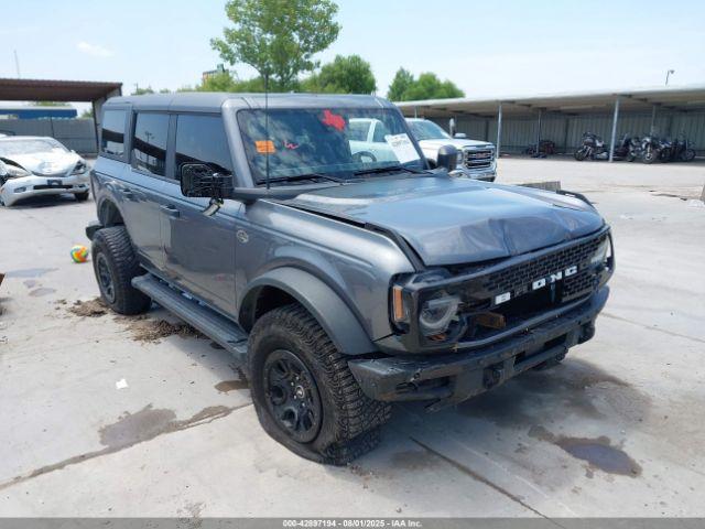  Salvage Ford Bronco