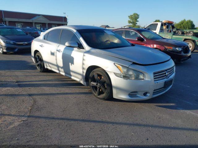  Salvage Nissan Maxima