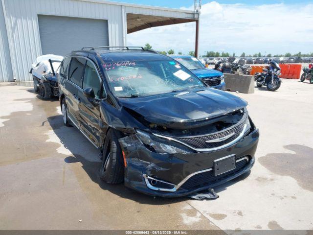  Salvage Chrysler Pacifica