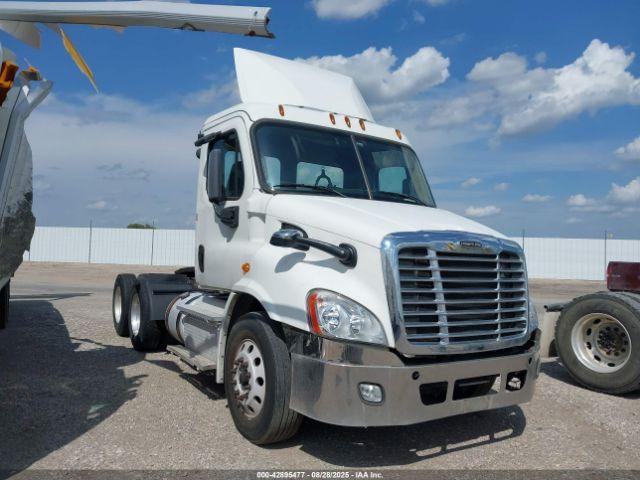  Salvage Freightliner Cascadia 113