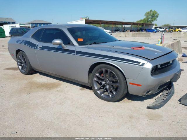  Salvage Dodge Challenger