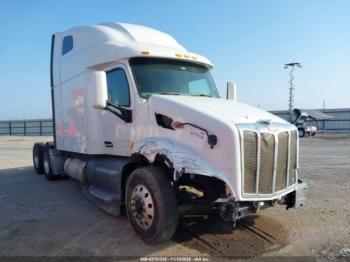  Salvage Peterbilt 579