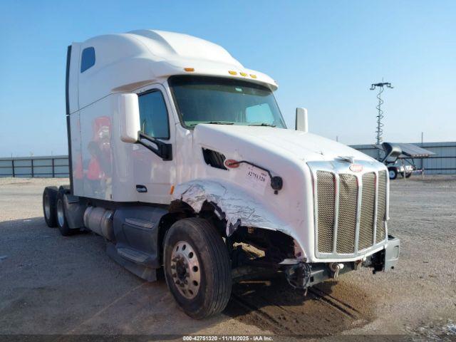  Salvage Peterbilt 579