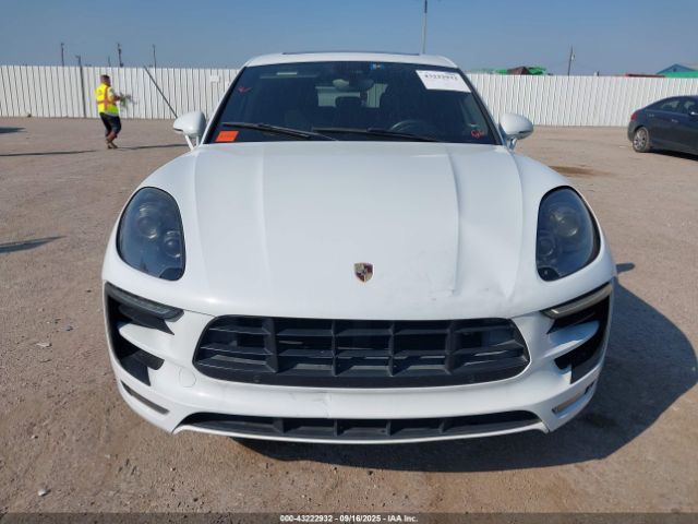 Porsche Macan Gts Image 8