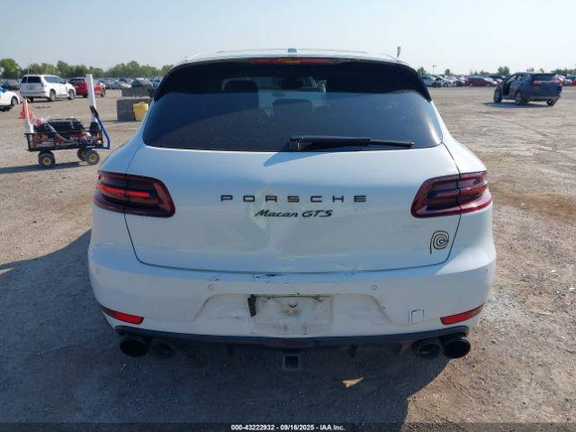 Porsche Macan Gts Image 17
