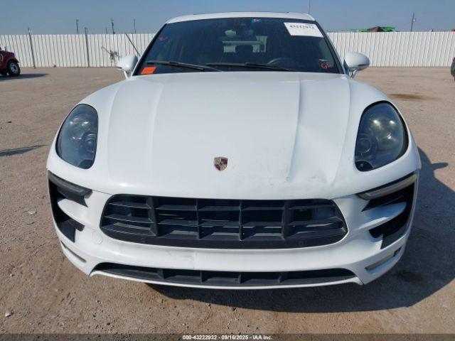 Porsche Macan Gts Image 16